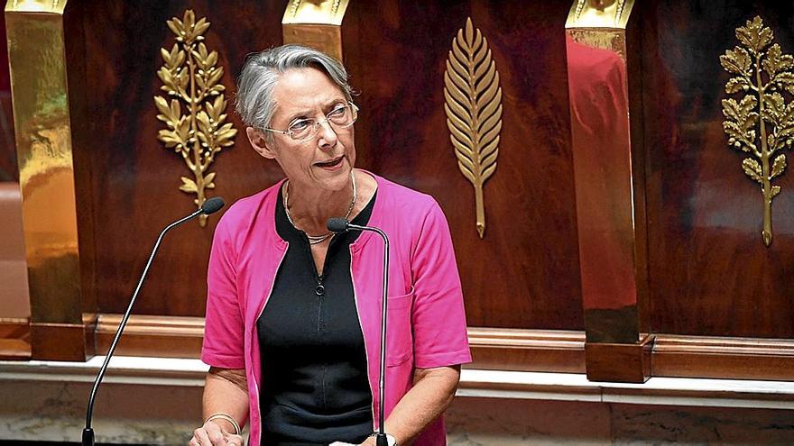 La primera ministra francesa,  Elisabeth Borne, en su comparecencia ante la Asamblea Nacional.