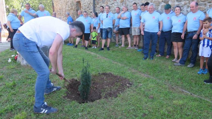 La sociedad que se fundó en Azkoitia y ha celebrado su aniversario en Zumarraga, sin haberse movido de su sitio