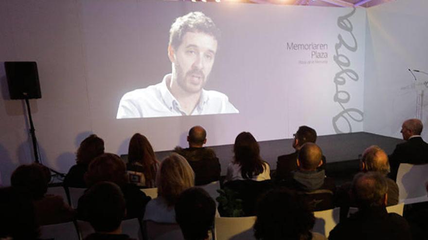 Asistentes a la proyección del vídeo de Jordi Lidón.