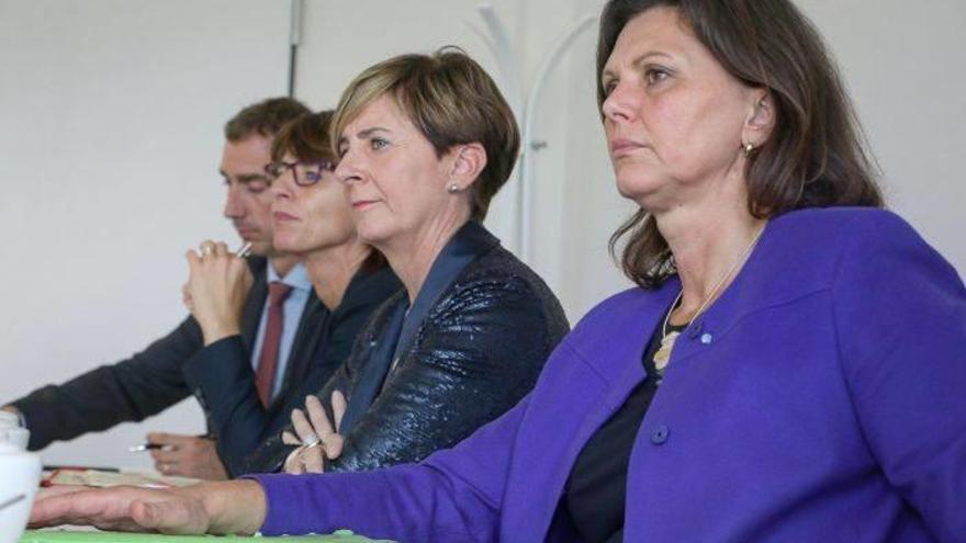 Arantxa Tapia se entrevistó ayer con la ministra de Industria de Baviera, Ilse Aigner.