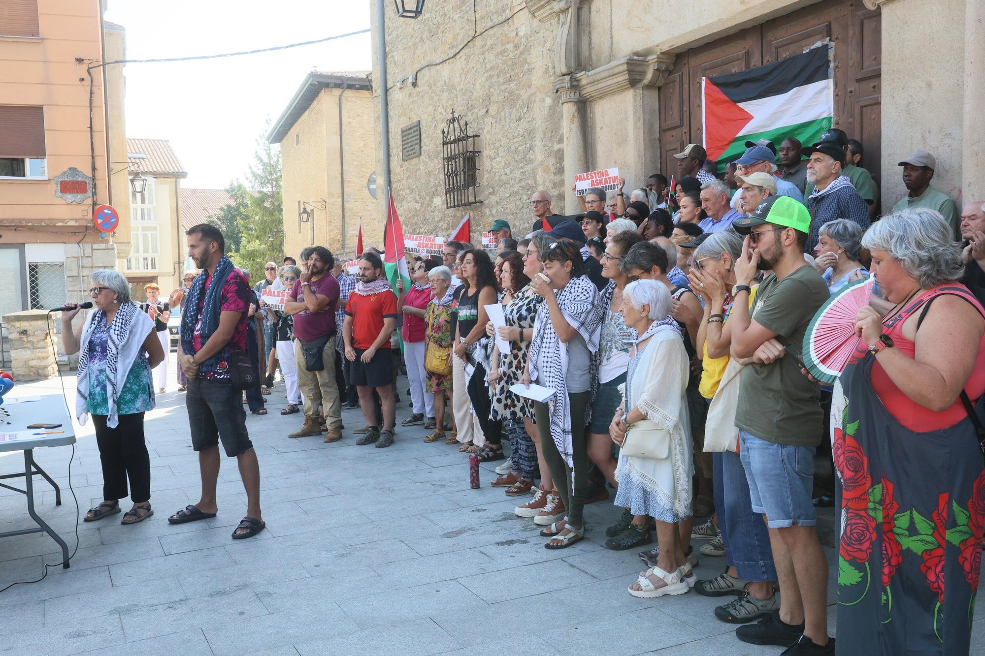 En imágenes: Encierro y ayuno en Vitoria-Gasteiz para apoyar a la 'Global Sumud Flotilla'