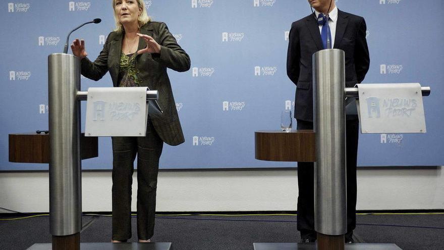La ultraderecha prepara un frente común euroescéptico para las elecciones al Parlamento europeo del próximo mayo