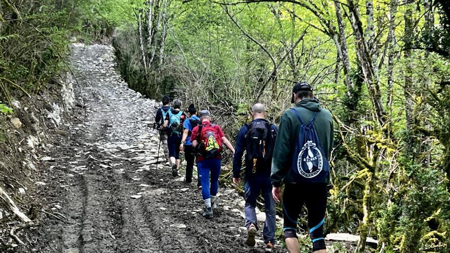 El reto montañero por la lengua de signos: recorrer a pie el Pirineo navarro