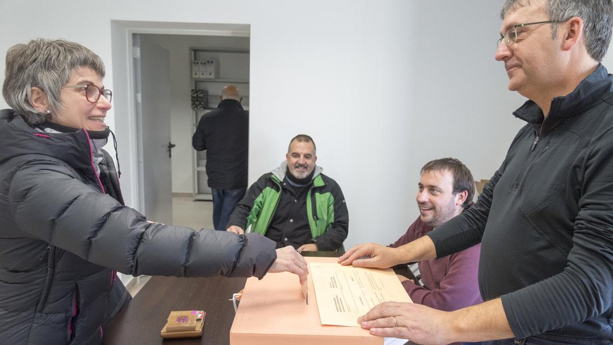 Elecciones a los concejos en Manzanos.
