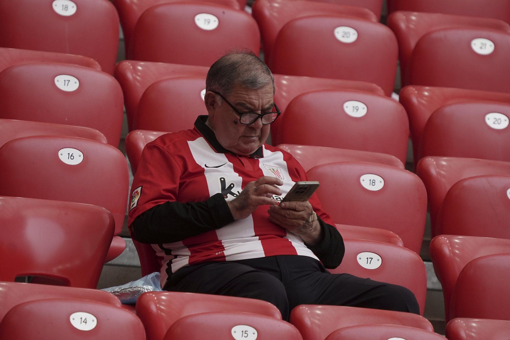 En imágenes: ¿Has estado en San Mamés viendo el Athletic-Alavés? Búscate en nuestra galería