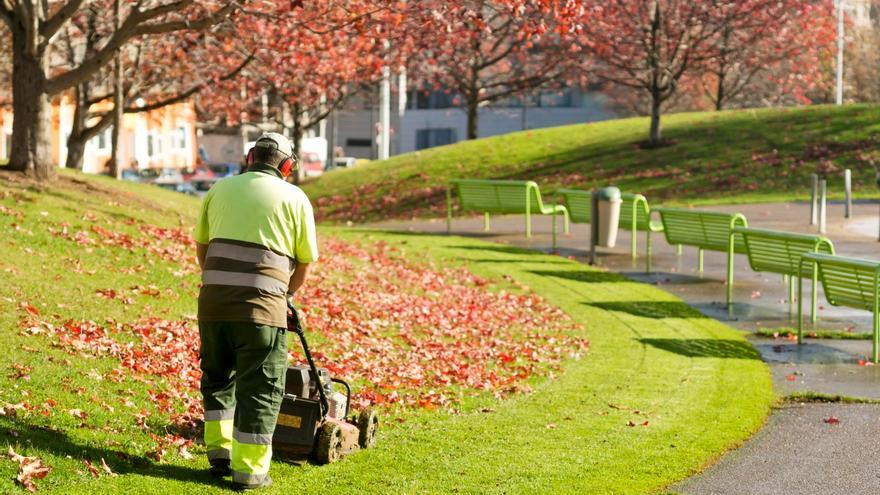 Un jardinero municipal pide teletrabajar y se lo deniegan