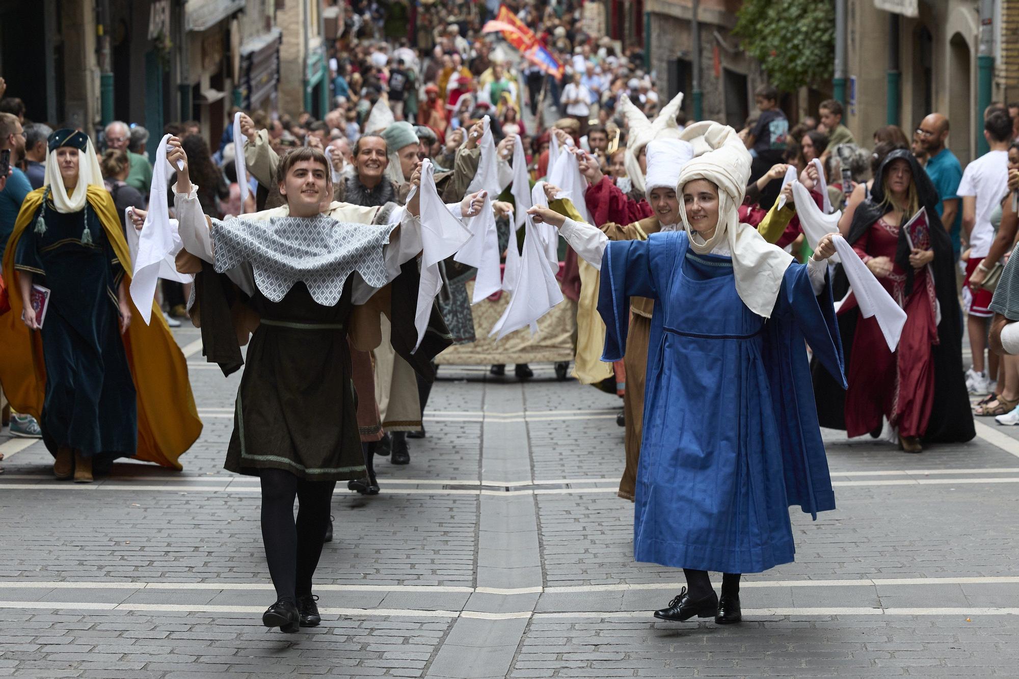 Fotos de la ceremonia de coronación de Carlos III, rey que unificó los tres burgos de Pamplona