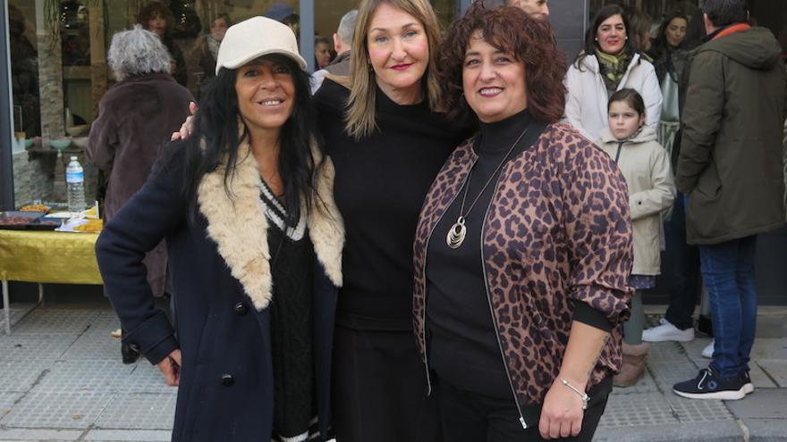 La fiesta de reapertura de la peluquería Itxura de Zumarraga