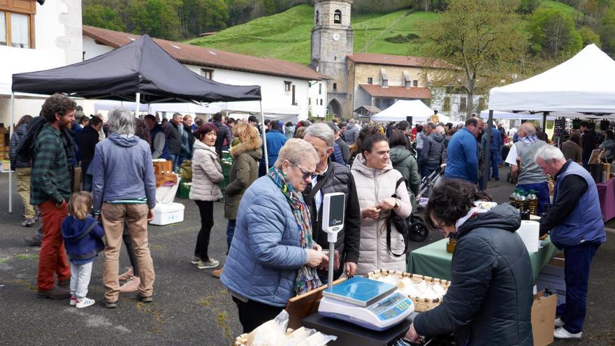 Mendialdeko Azoka Ibiltaria vuelve con cinco paradas