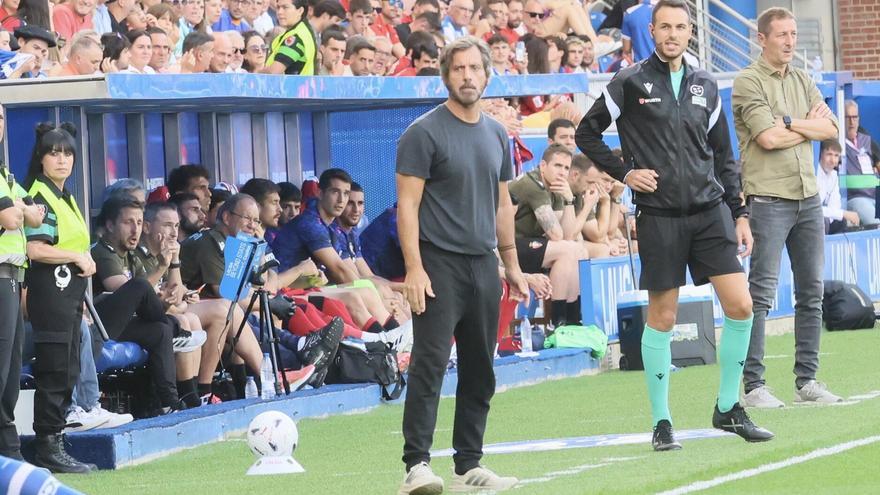 Quique Sánchez Flores recibe el premio al mejor entrenador de agosto