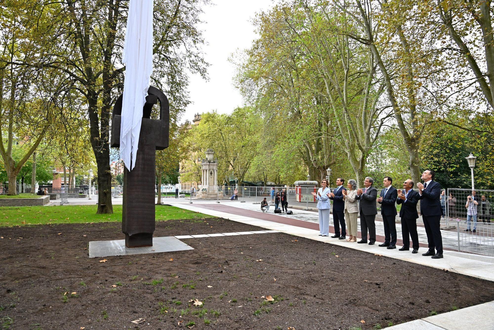 a escultura de Chillida "Elogio del hierro III" regresa a Bilbao