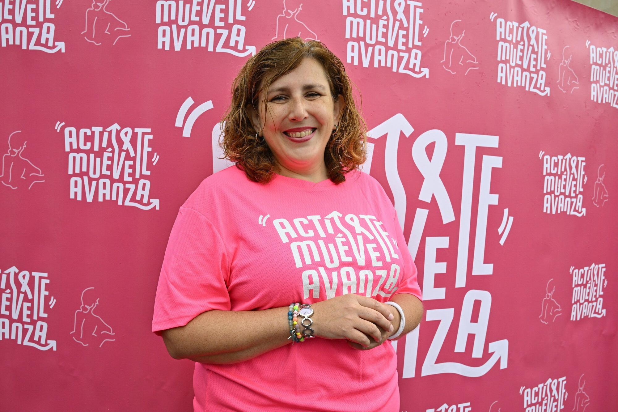 En imágenes: los paraguas tiñen la marea rosa de Bilbao