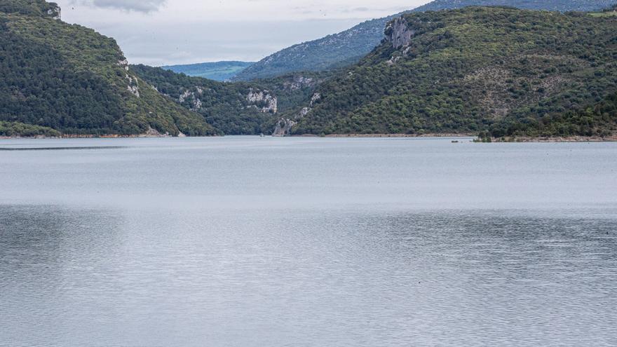 La lluvia y el deshielo llenan los embalses navarros, que afrontan el verano al 90%