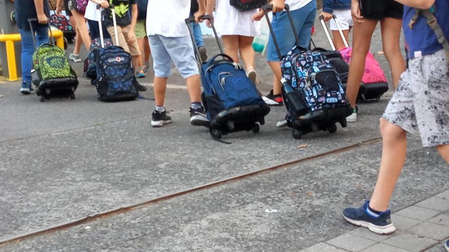 Los 596 brotes en los centros educativos afectaron a 2.824 personas ese mes.