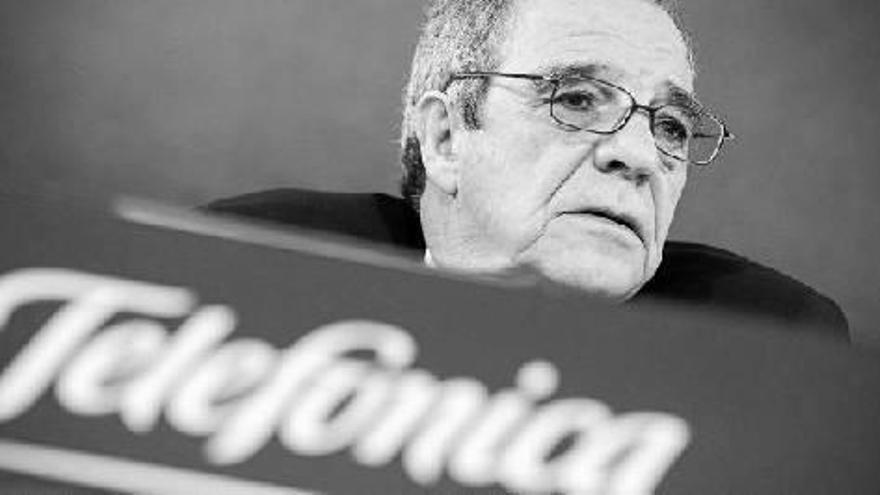 Telefónica gana 3.001 millones en 2014, un 34,7% menos