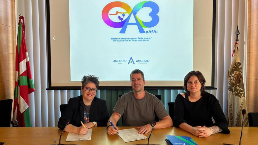 El Ayuntamiento de Amurrio y APAFAI firman un convenio para mejorar la calidad de vida de las personas con autismo