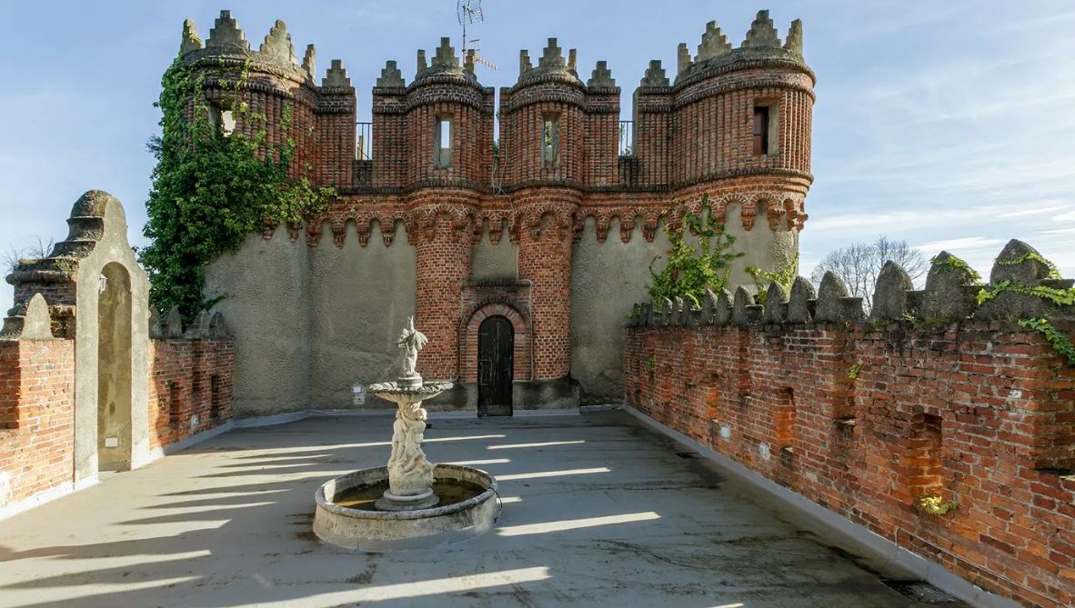 En imágenes: Se ponen a la venta el castillo y los jardines de Ocharan de Castro Urdiales