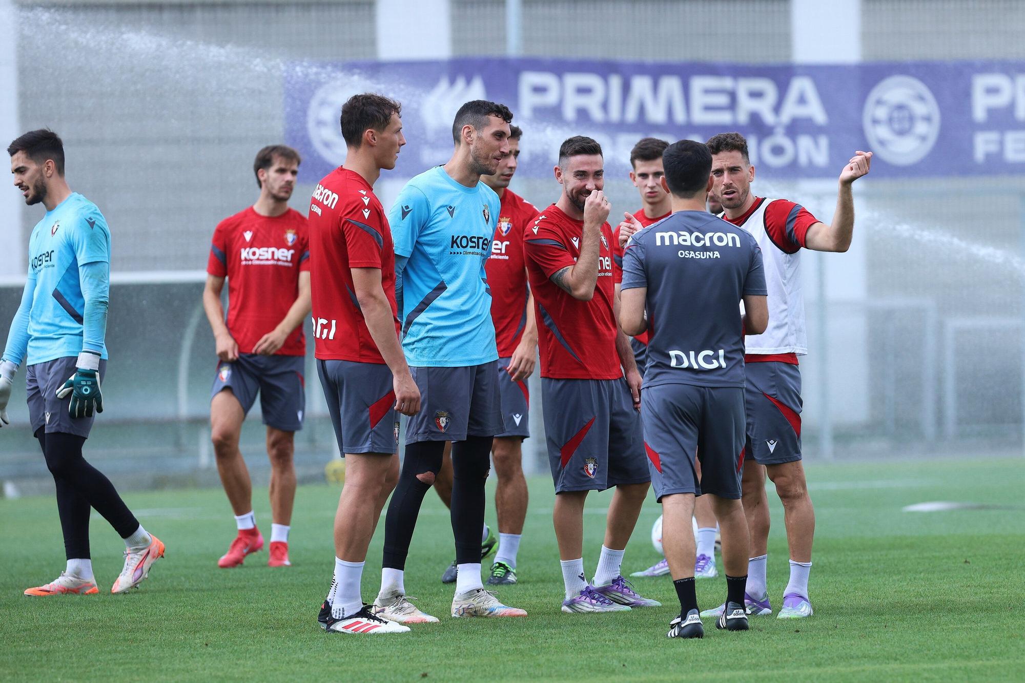 Fotos del entrenamiento de Osasuna antes de viajar a Madrid