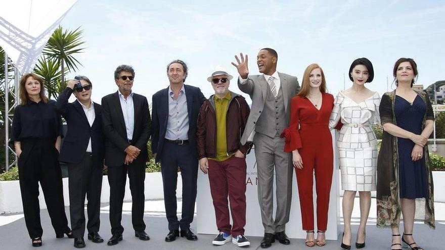 Los miembros del jurado Maren Ade, Park Chan-Wook, Gabriel Yared, Paolo Sorrentino, Pedro Almodóvar, Will Smith, Jessica Chastain, Fan Bingbing y Agnes Jaoui.