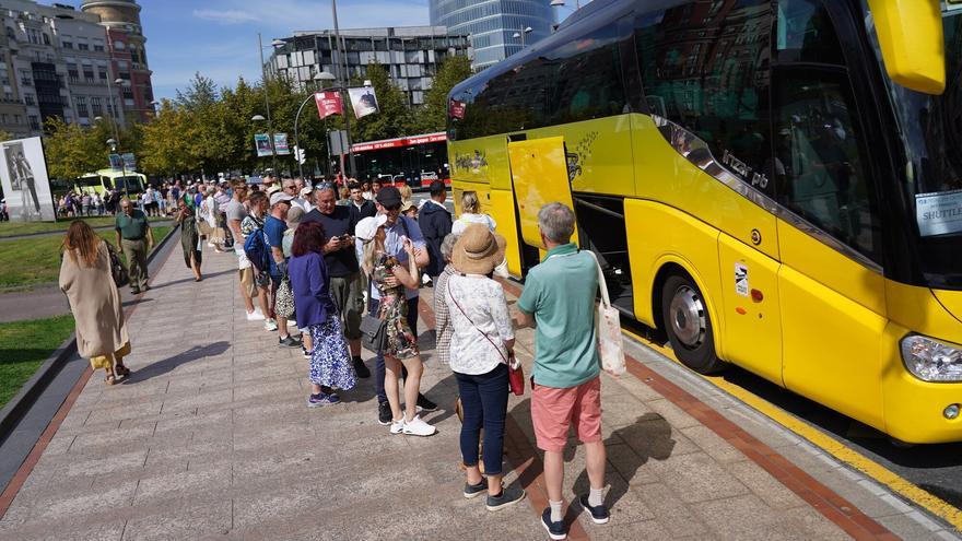 Los municipios vizcainos avanzan en la tasa turística a la espera de la norma