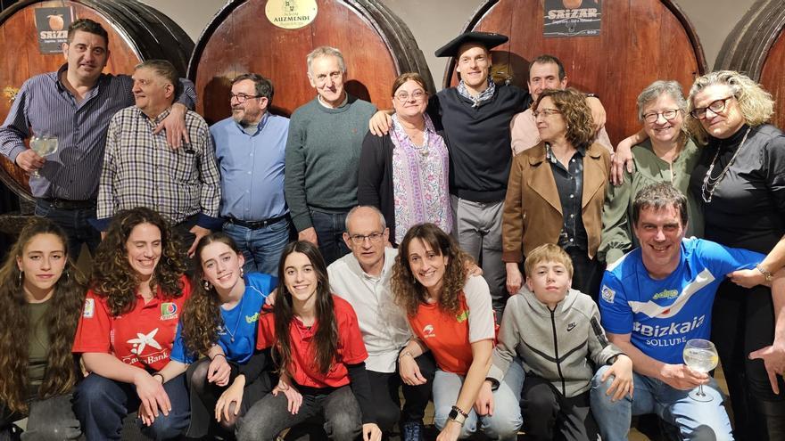 La celebración de Laso: Cena para 127, trikitixa y discoteca