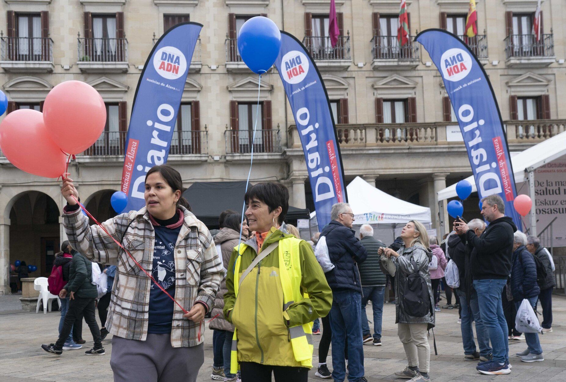 En imágenes: Así ha sido la VI Caminata Solidaria de Asafes en Vitoria por la salud mental