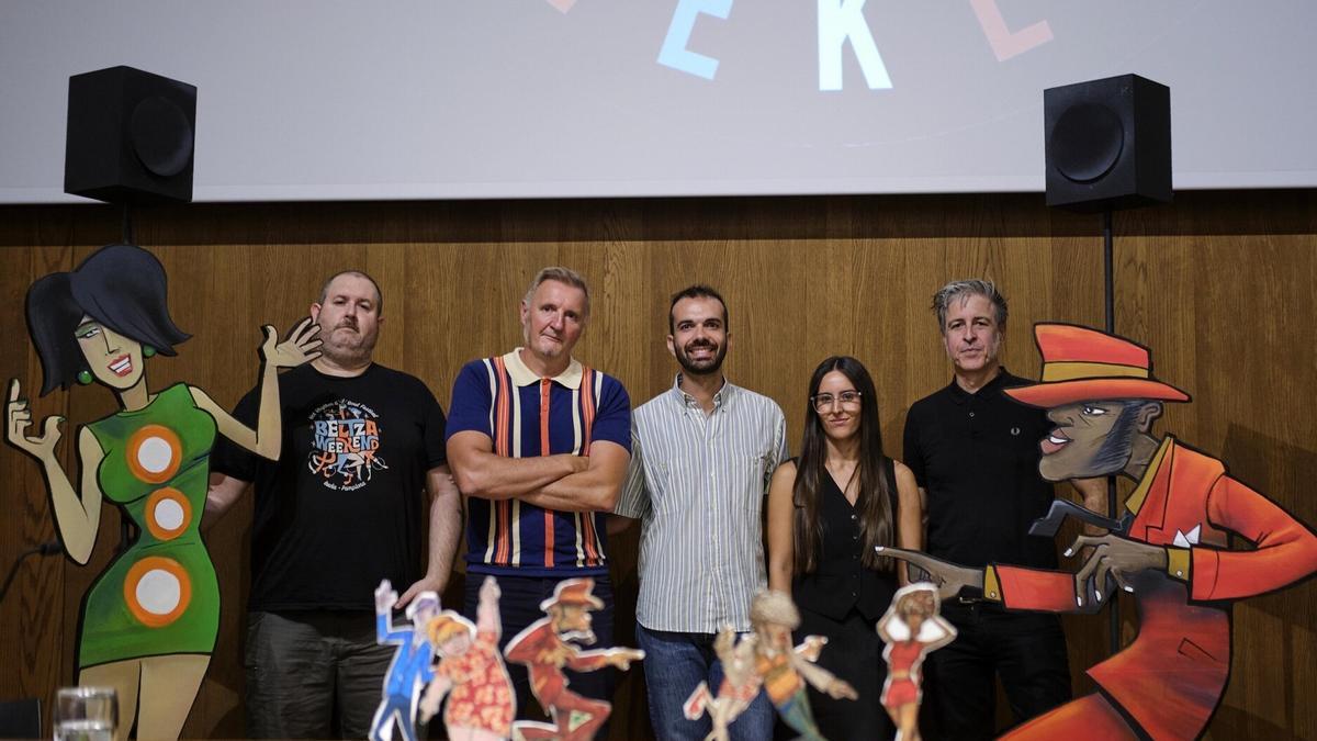 Organizadores y colaboradores del festival, bien acompañados durante la presentación.