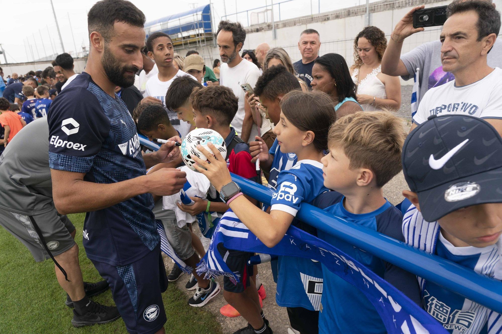 En imágenes: Una afición entregada al Alavés