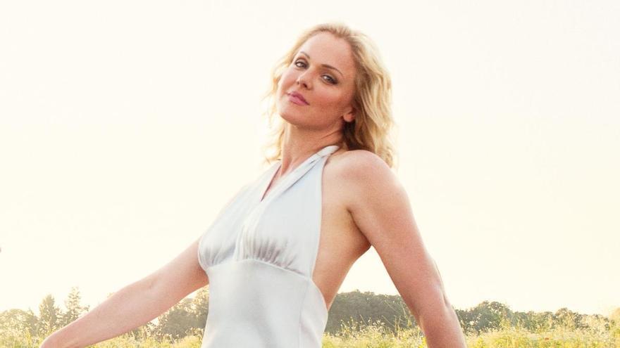 Storm Lage, cantante de Pink Martini: “Cantar  ahora ‘Bella Ciao’, con el autoritarismo en aumento, marca el mensaje claro de no permitir que gane”