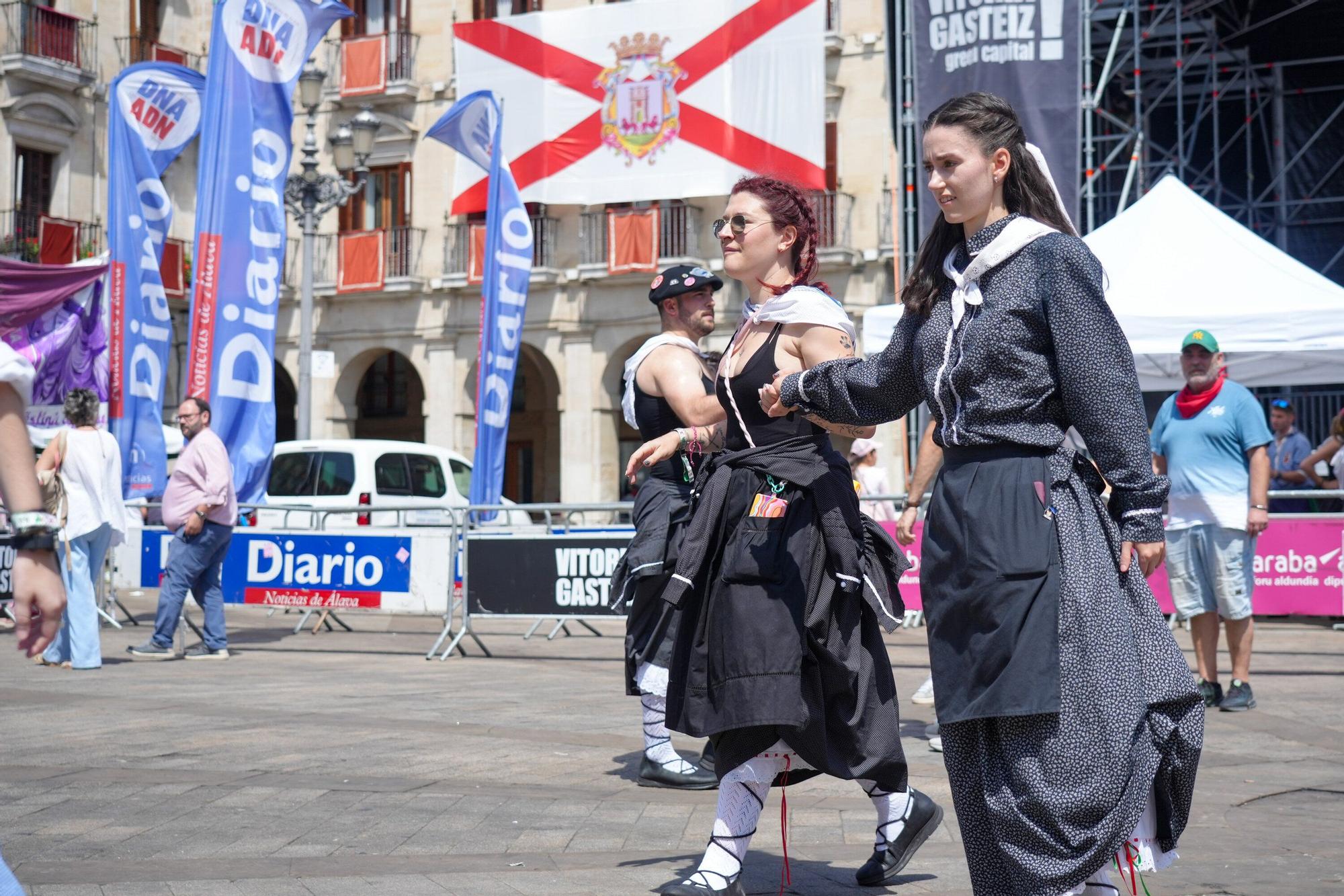 En imágenes: Otro día de fiesta en Vitoria-Gasteiz
