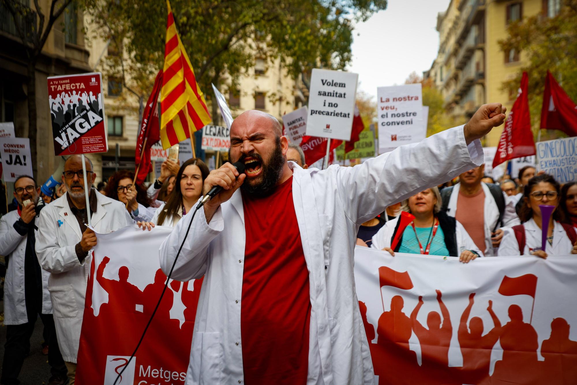En imágenes: Los médicos mantienen el pulso con Sanidad en una nueva huelga contra el estatuto marco