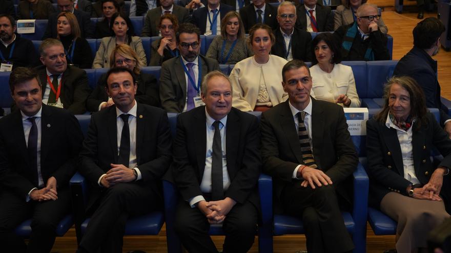 Sánchez asegura que los tecnoligarcas no doblegarán a la democracia española