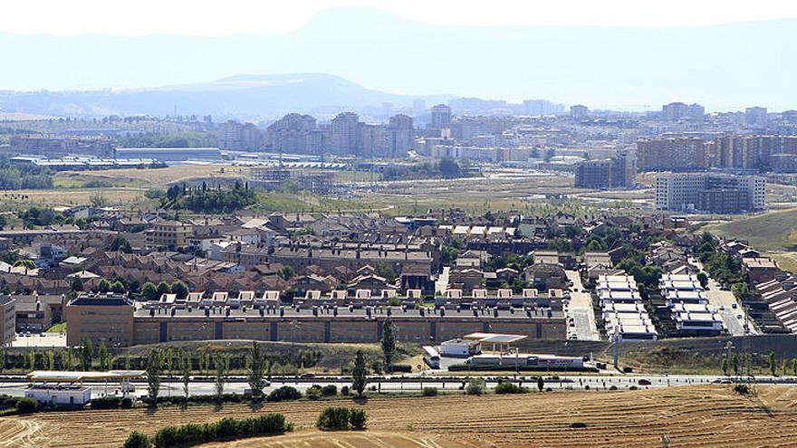 Vista panorámica de Mutilva, tomada desde la zona de Badostáin.