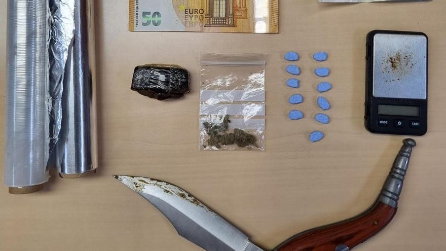 Detenido en Noáin un joven de 18 años con 17 antecedentes por traficar con marihuana, pastillas y hachís
