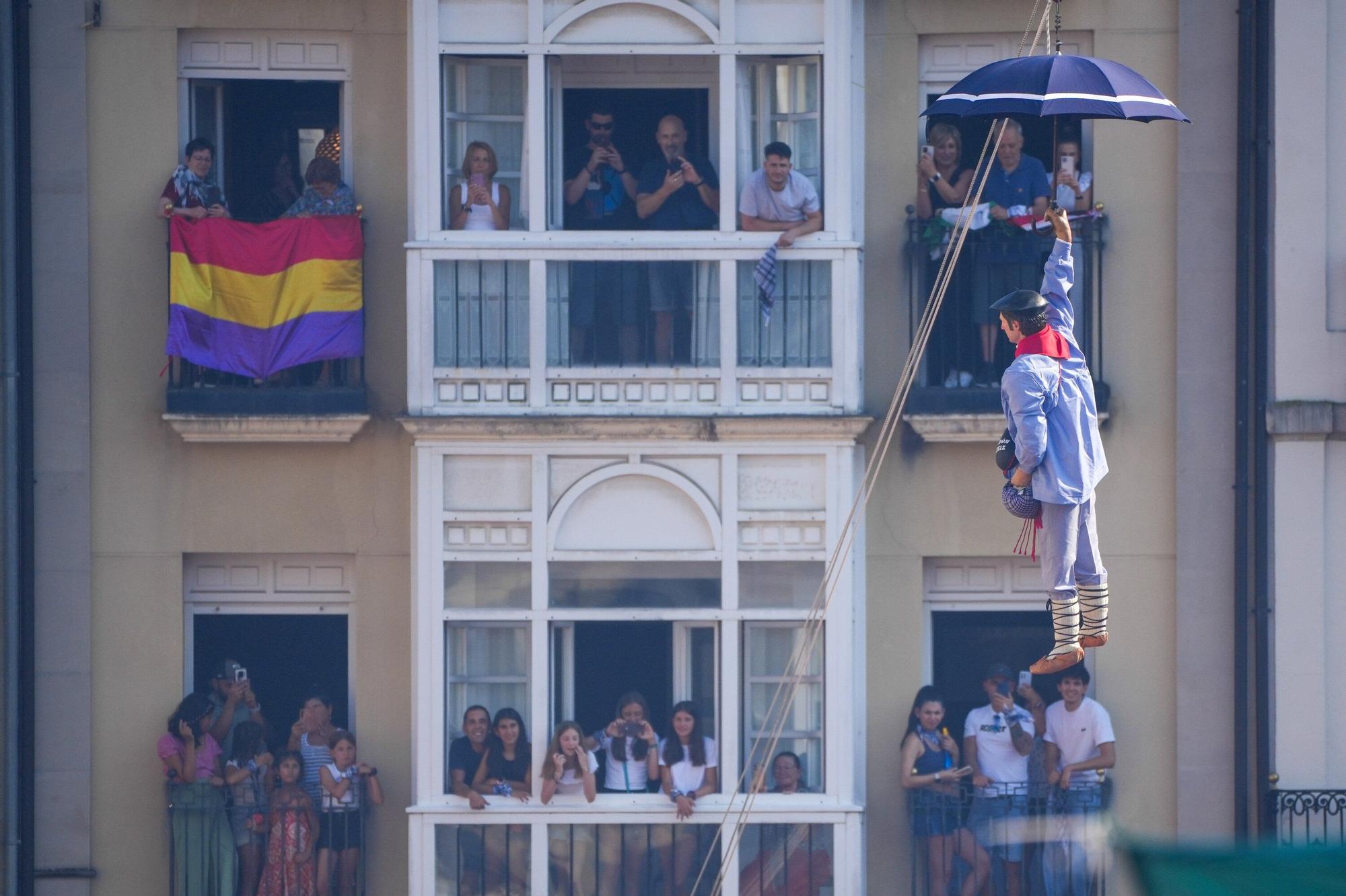 En imágenes: Así ha sido la bajada de Celedón en 2025