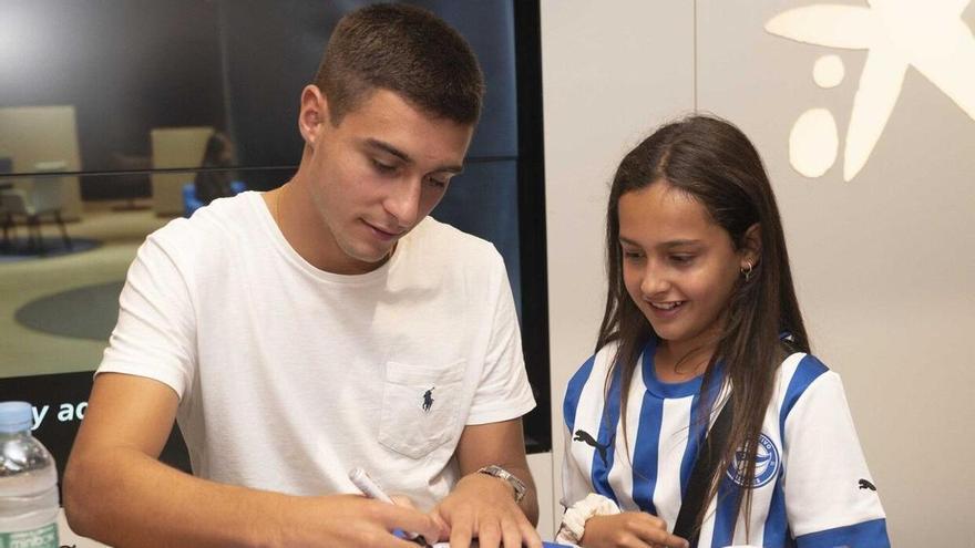 Karrikaburu: "No me lo tuve que pensar dos veces cuando me llamó el Alavés"