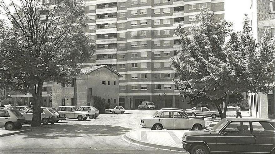 Casa Emeterio desde Sancho el Fuerte, hacia 1980