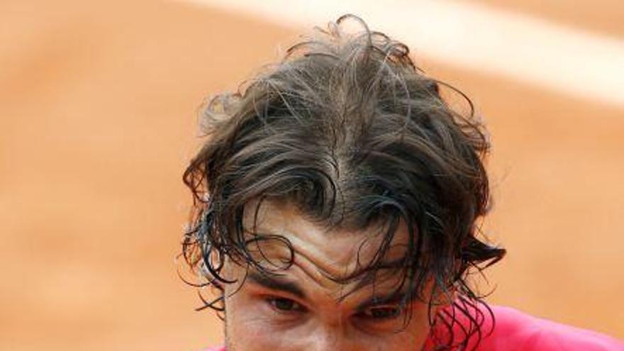 Nadal, otros dos meses de baja, no jugará la Davis