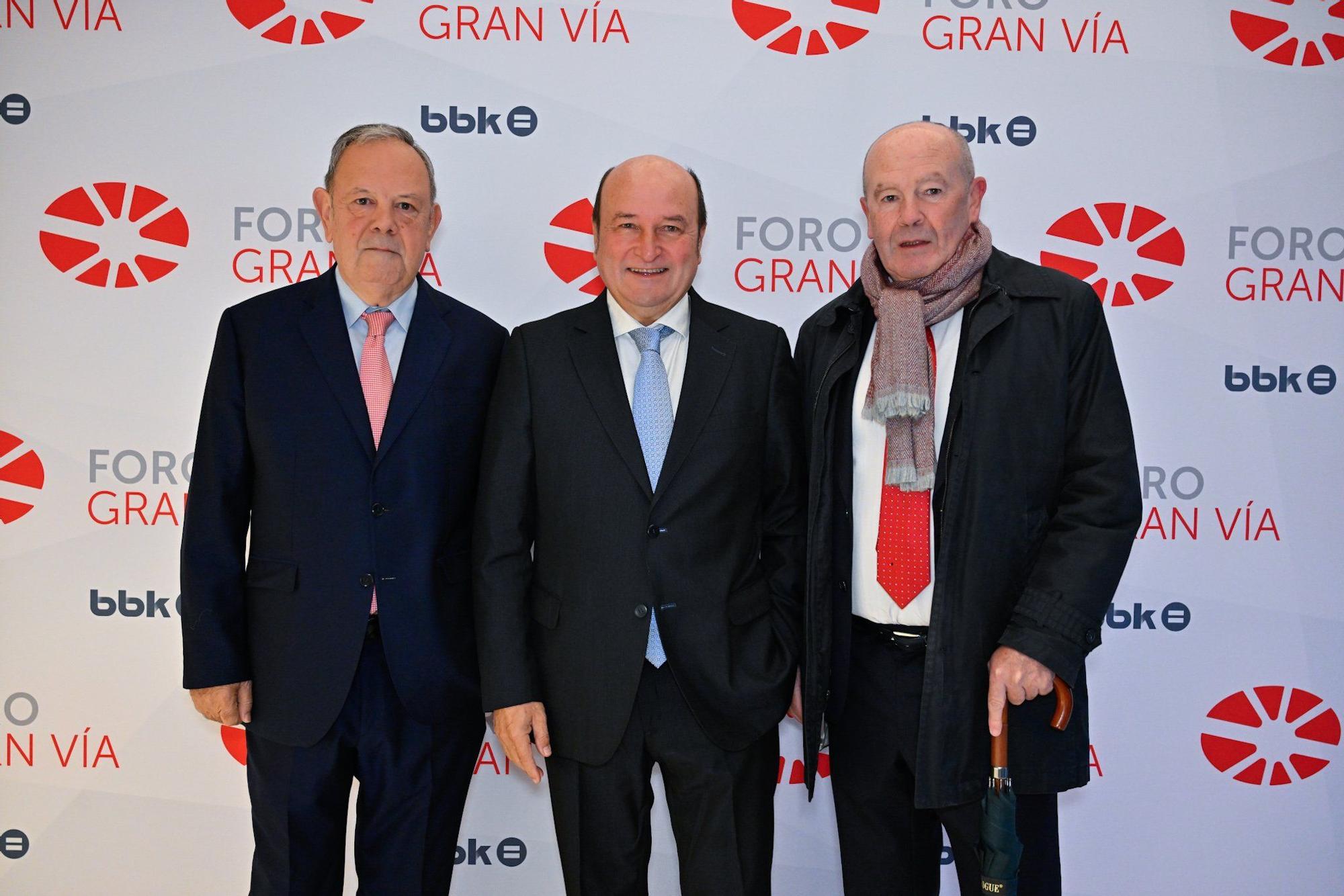 Pedro Mari Azpiazu, Andoni Ortuzar y Ricardo Barkala no faltaron a la cita.