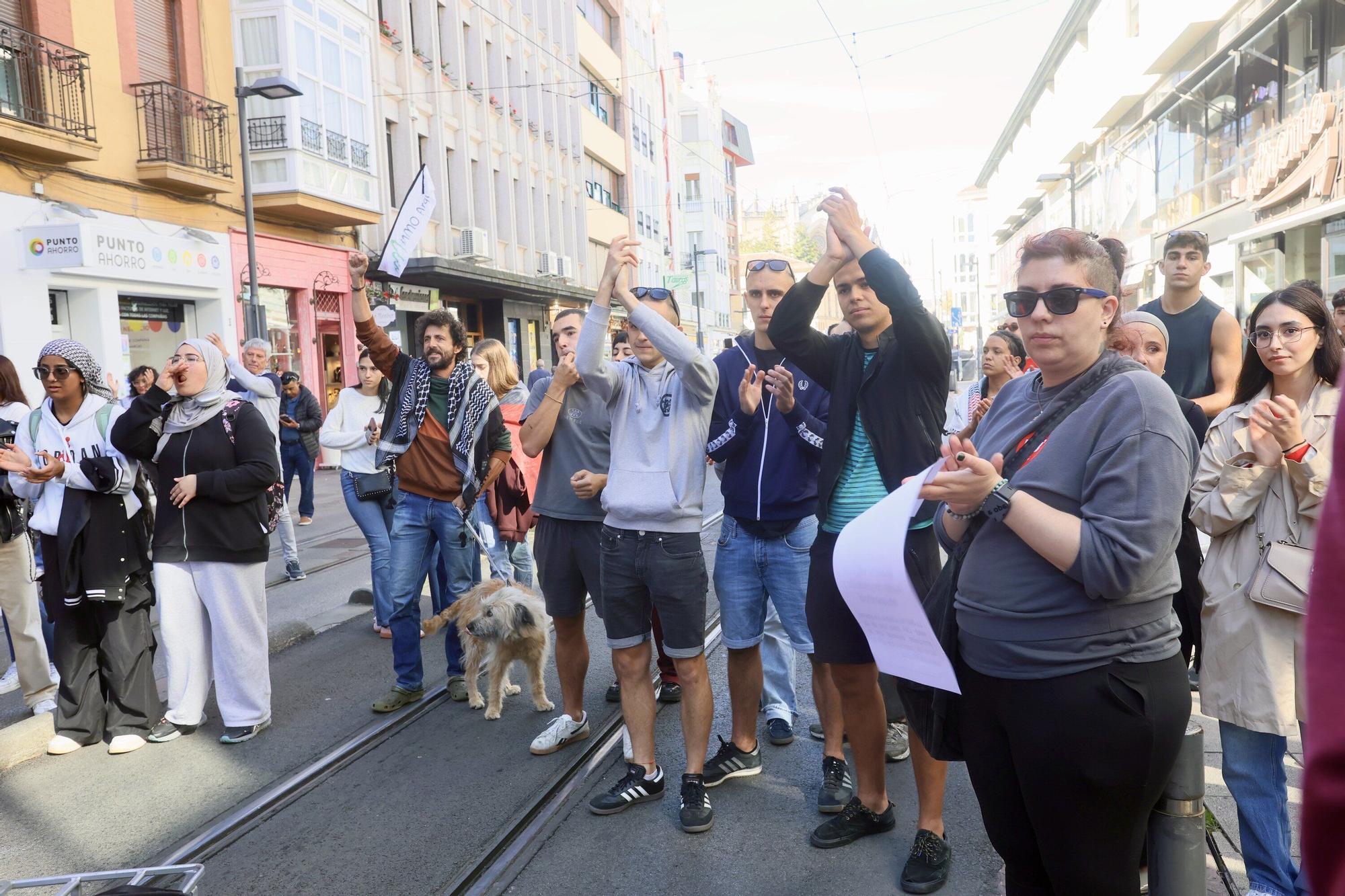 En imágenes: Estudiantes alaveses salen a la calle contra el genocidio en Gaza