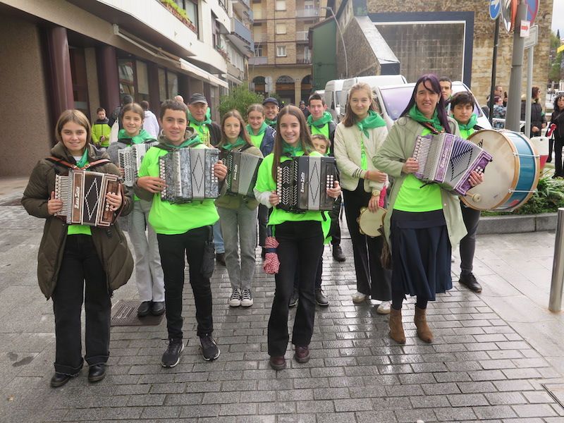 La marcha contra el cáncer de Urretxu y Zumarraga, en imágenes