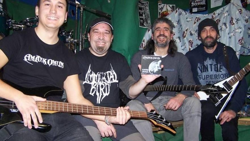 Los miembros de la banda laudioarra de Thrash Metal.
