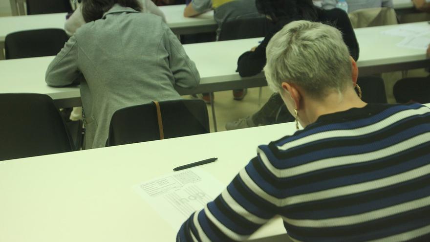 Una academia de oposiciones para la Ertzaintza de Vitoria denuncia a otra por preparar presuntamente a sus alumnos con exámenes filtrados