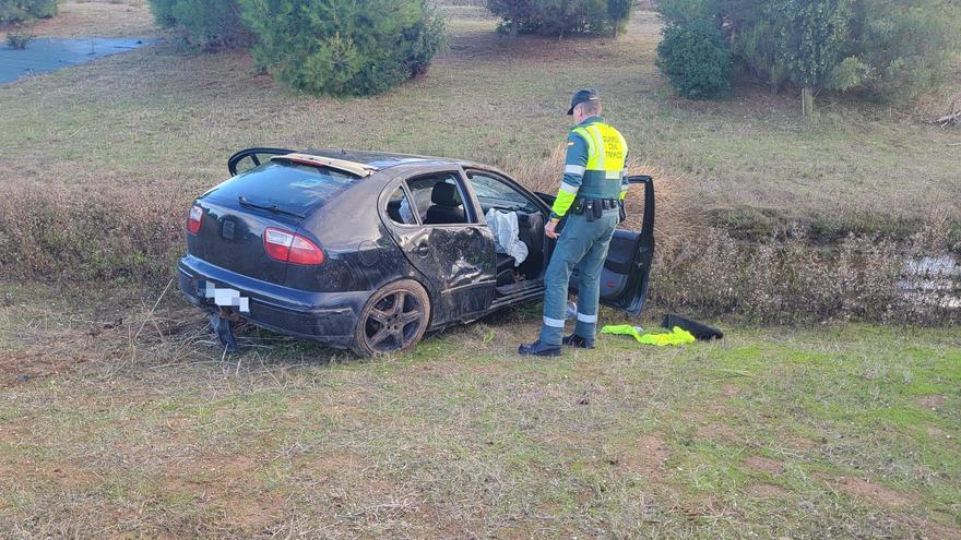 Heridos leves dos jóvenes de 18 y 20 años en una salida de vía en Mendavia