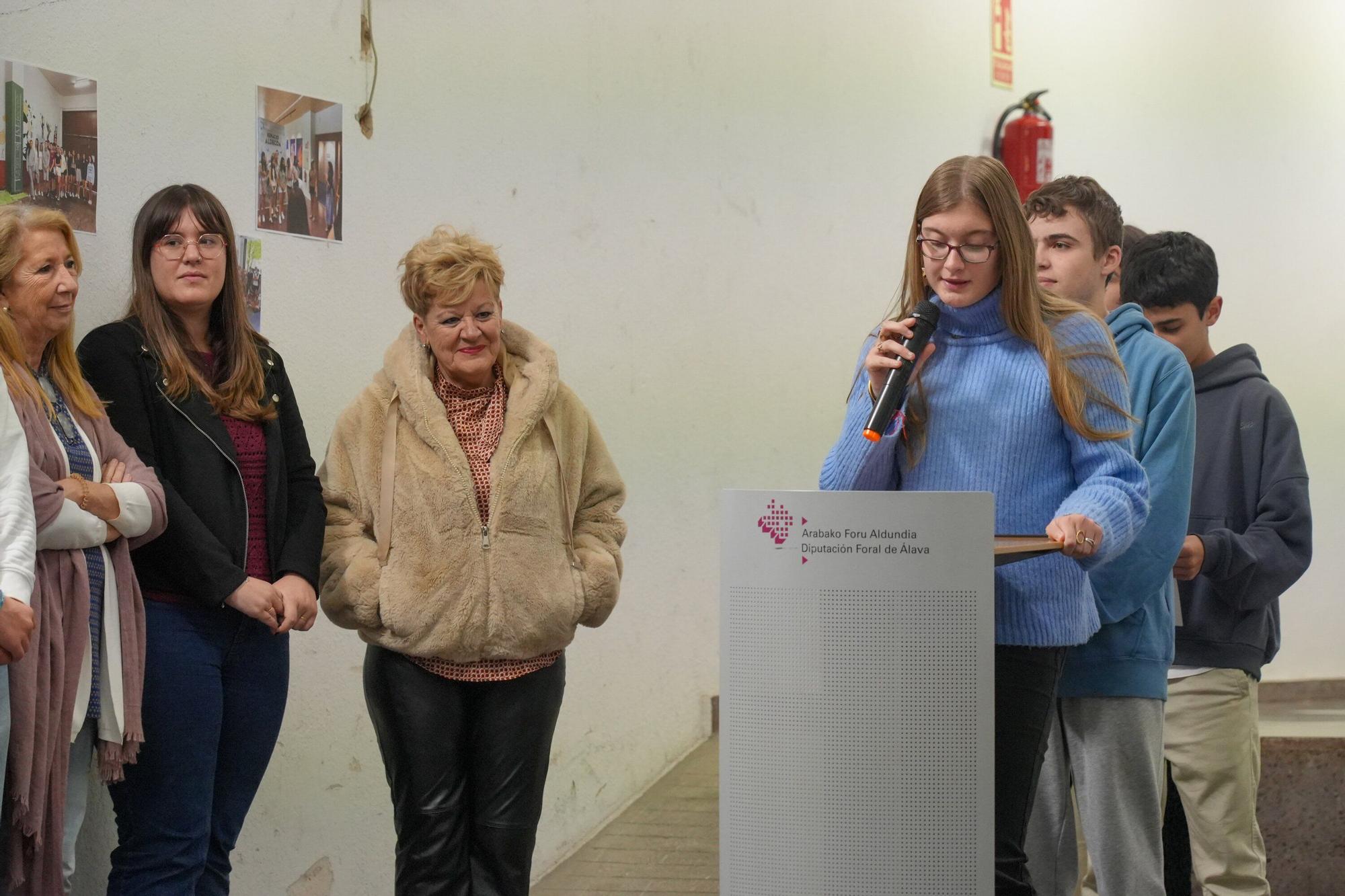 En imágenes: La Casa de Cultura Ignacio Aldecoa luce un nuevo mural