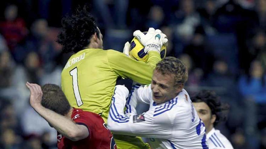 El Zaragoza de Aguirre araña un punto en un partido de color &#039;rojillo&#039;