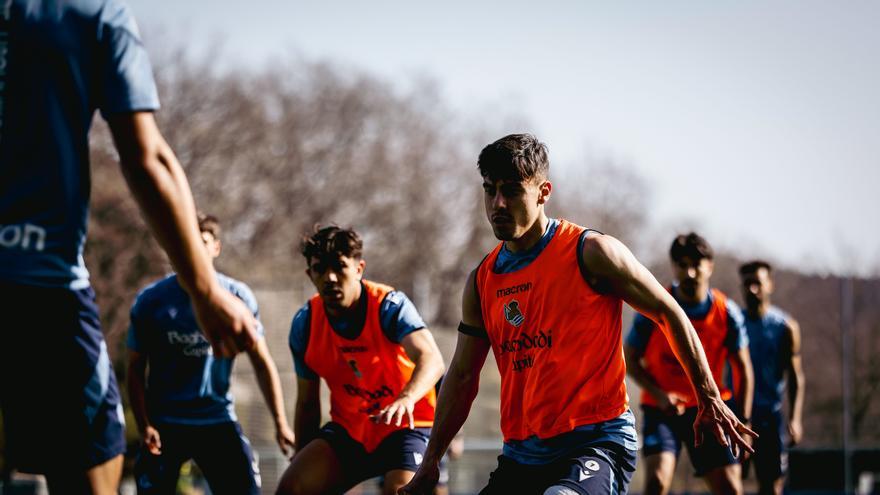 Los jugadores de la Real Sociedad Barrenetxea y Sucic  ya están preparados para jugar