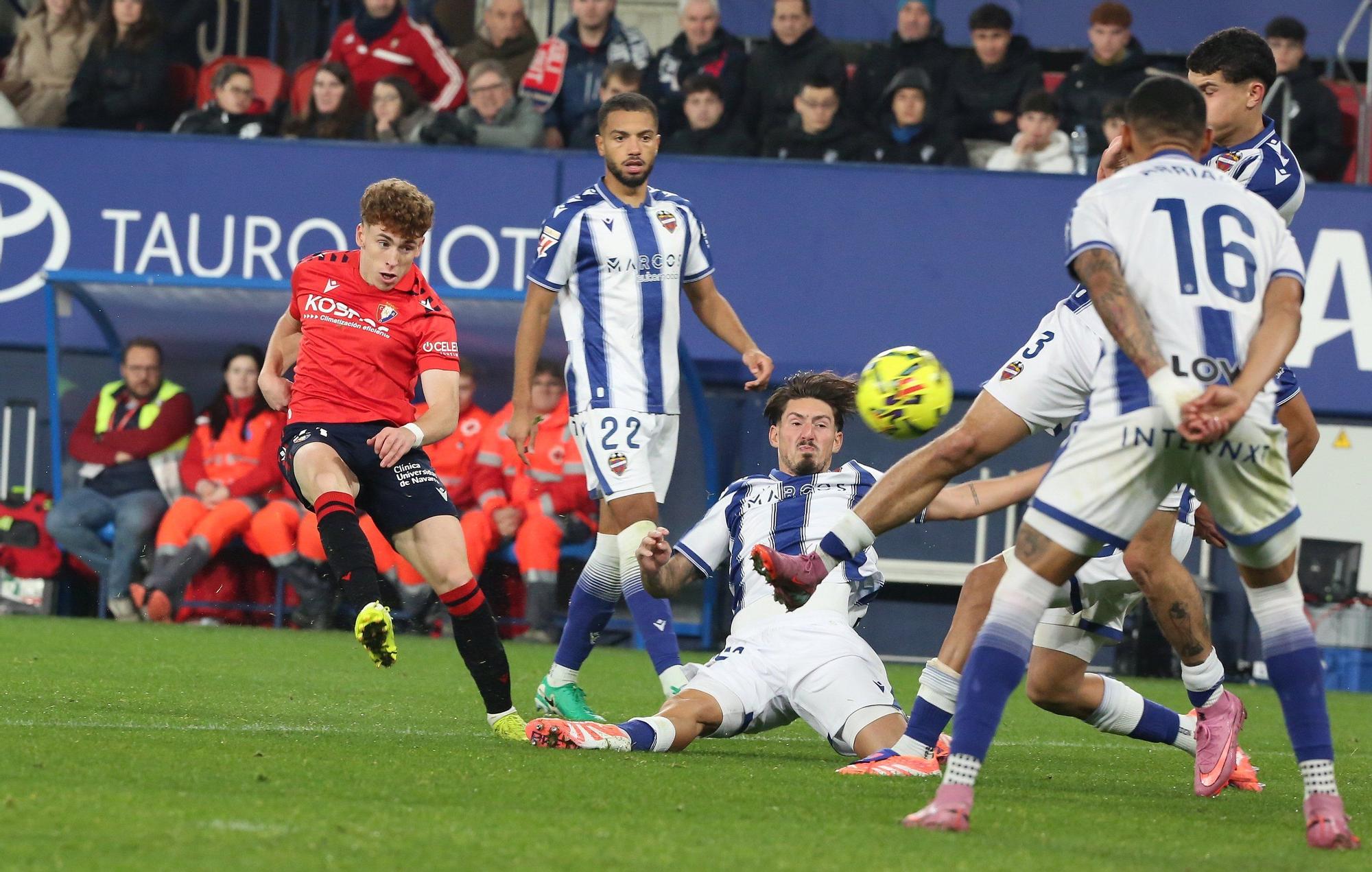 Fotos del partido Osasuna-Levante