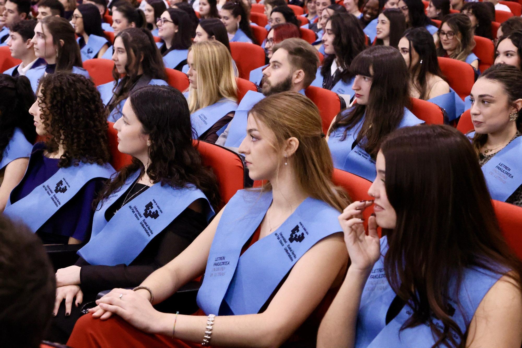 En imágenes: Graduación de alumnos de la Facultad de Letras