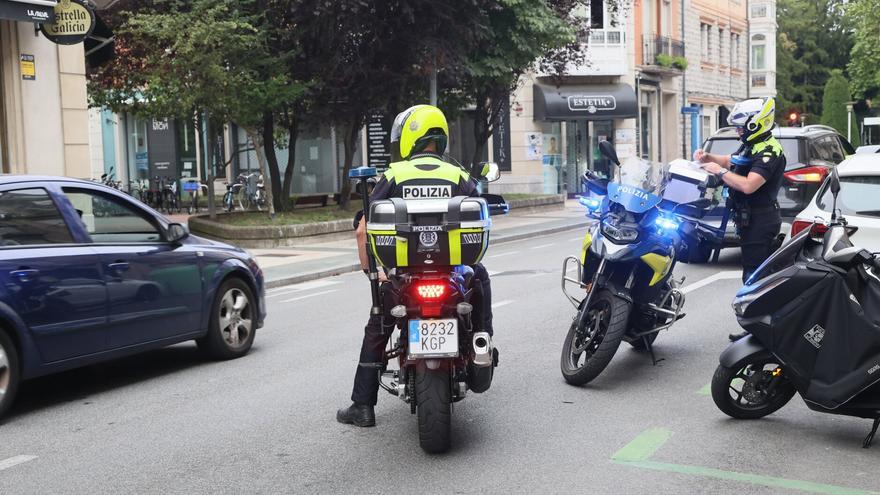 Detenido un hombre por chocar el coche borracho, intentar huir y agredir a un agente